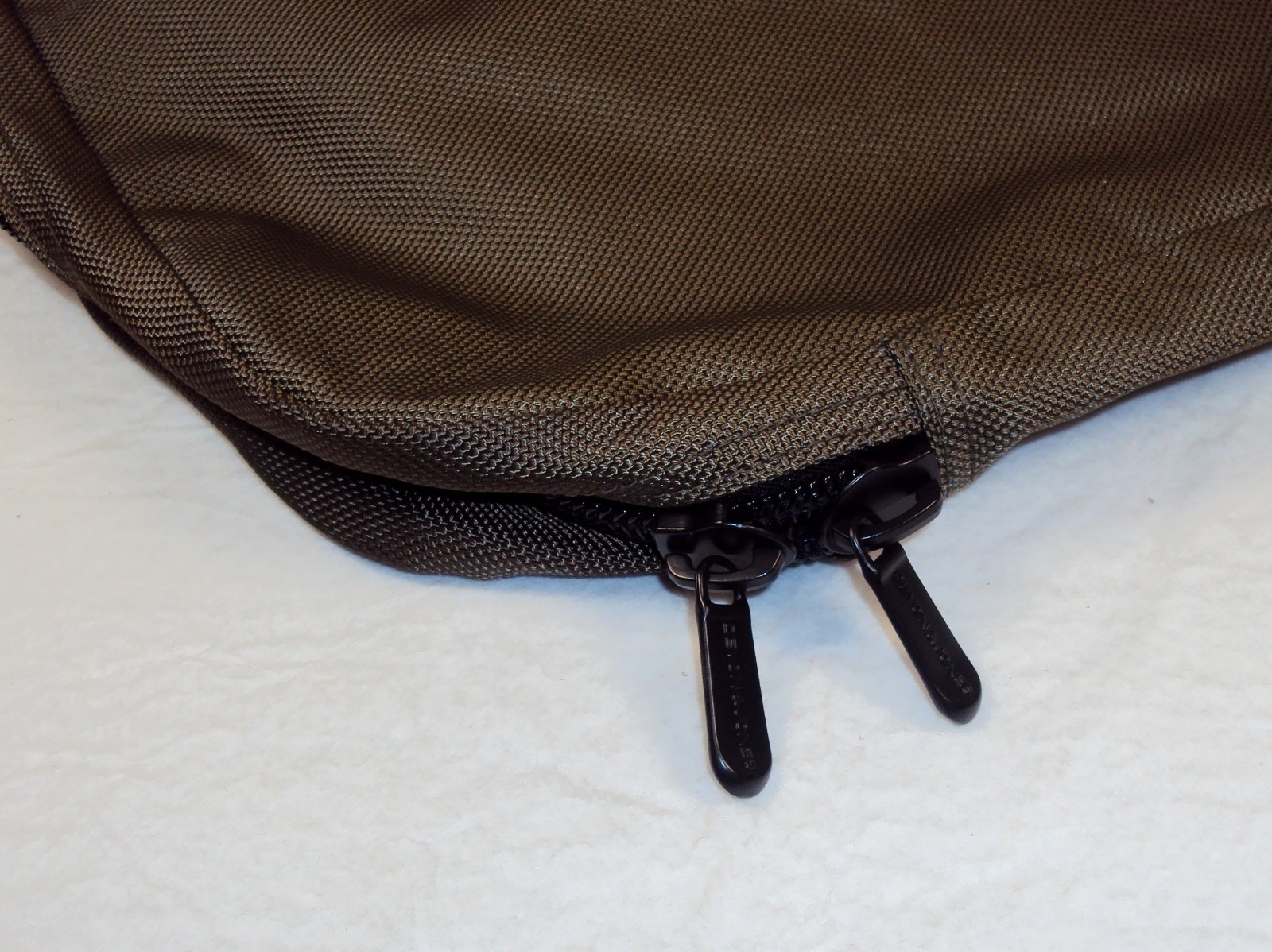 Soft Sided Olive Briefcase ~ 100% Polyester, Unzips Fully To Lay Flat ~ #D860