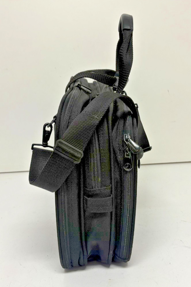 Briggs & Riley Travelware Black Laptop Messenger Travel Bag 5″ x 12.5″ x 17″