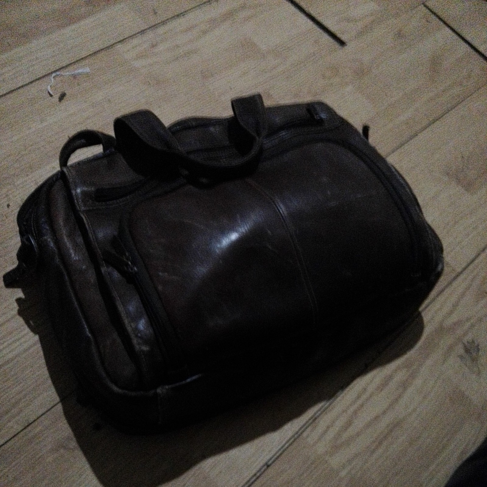 Kenneth Cole REACTION Show Tan Leather Messenger Briefcase