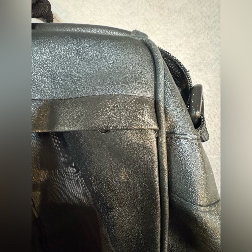 (B3) Leed’s Black Baylor Health Care System Messenger Unisex Men Backpack Bag