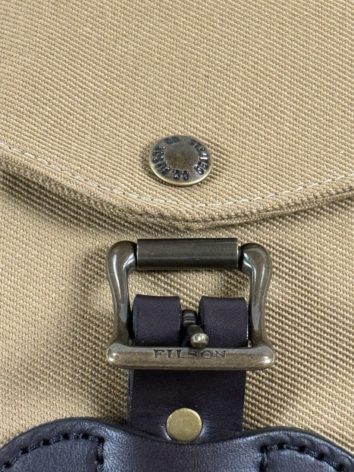 FILSON SMALL RUGGED TWILL FIELD BAG TAN NWT