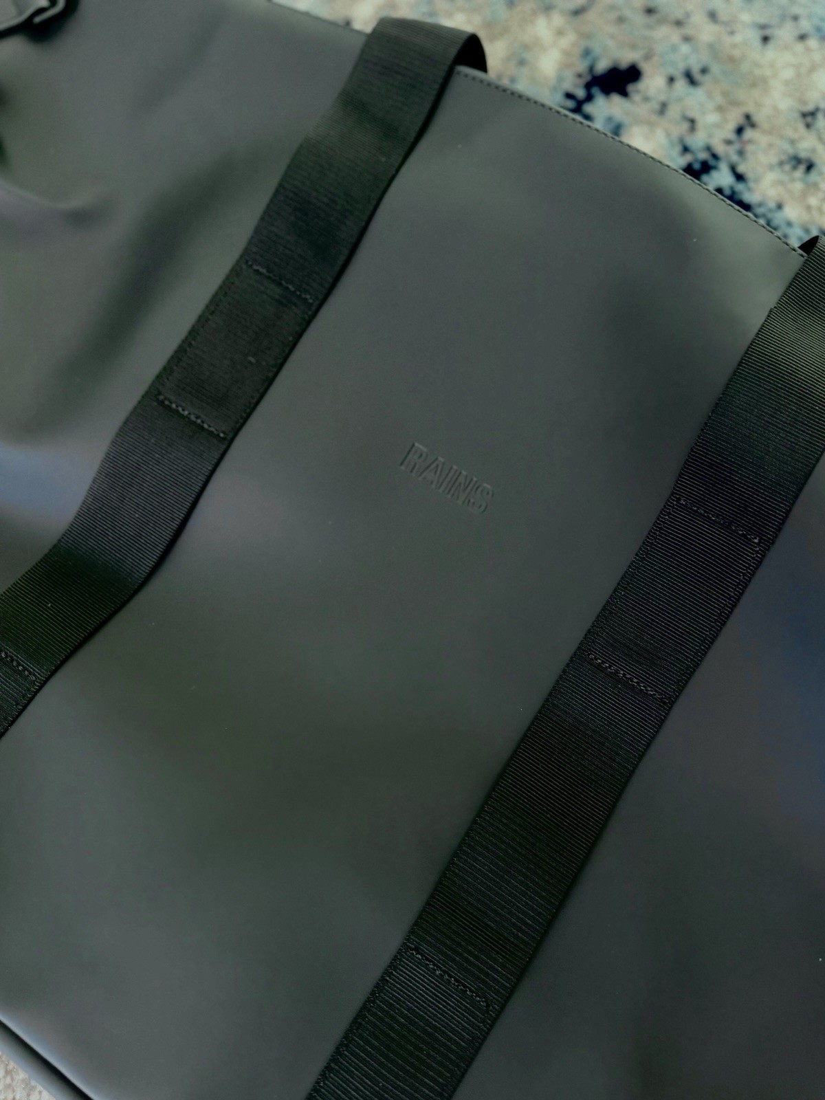 NEW Rains Black Waterproof Weekender Bag – Large size – unisex