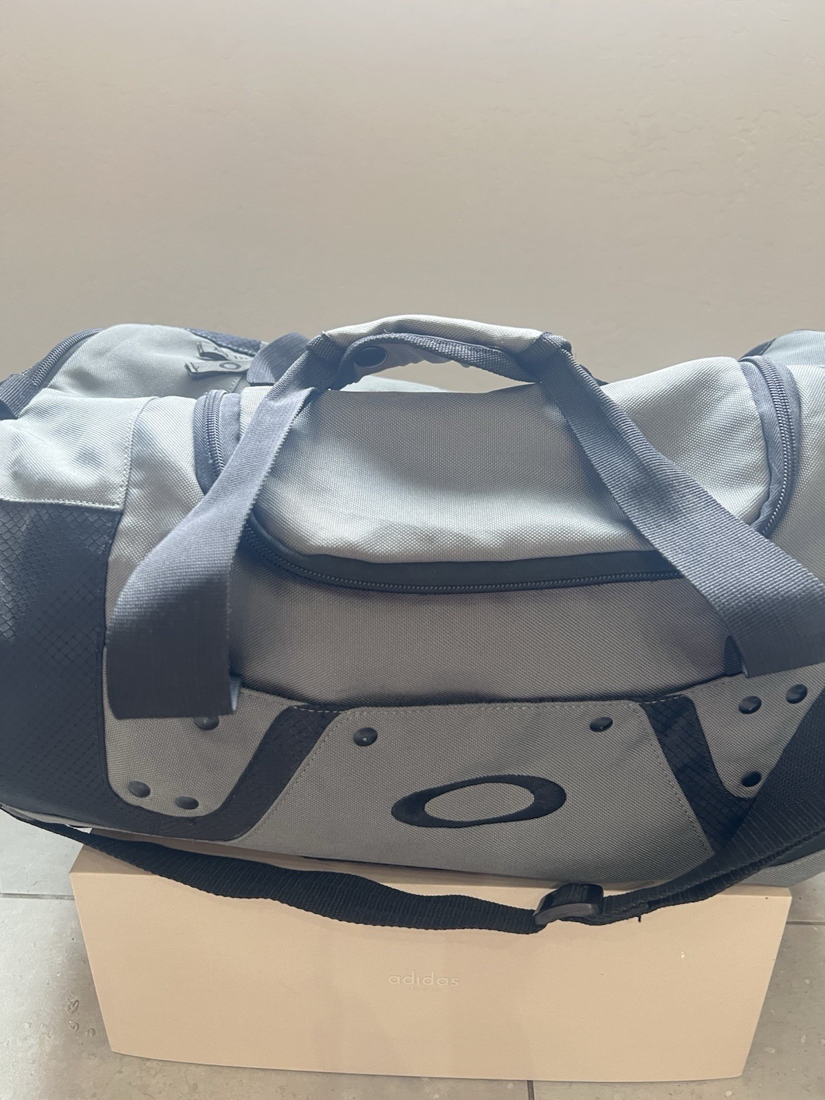 Oakley Tactical Field Weekender Boston Travel Gray Brand Logo Large Duffle Bag