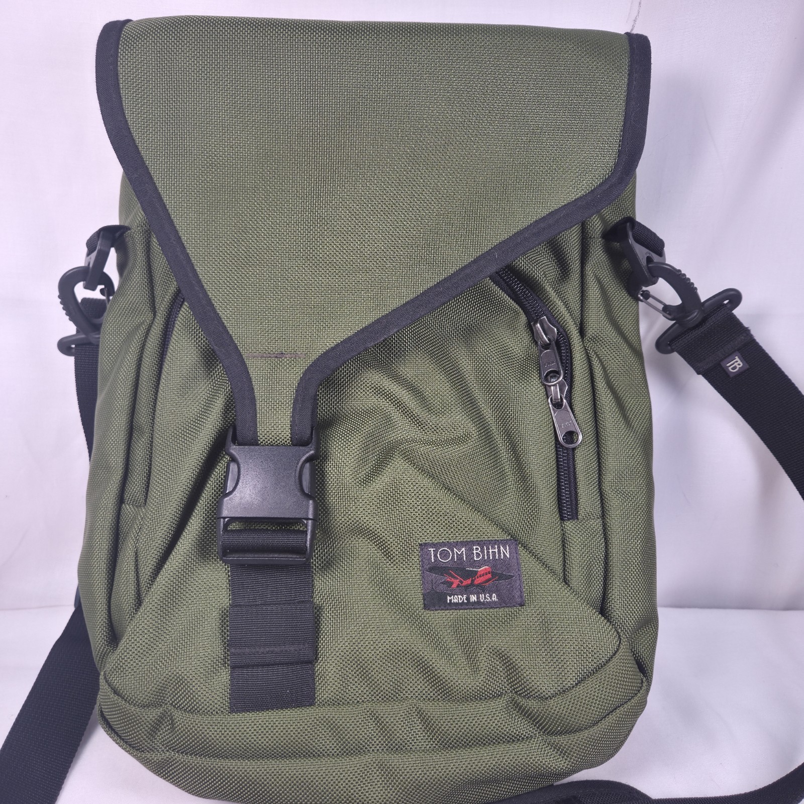 Tom Bihn Ristretto Crossbody Messenger Travel Bag For Macbook 13 USA Olive Green