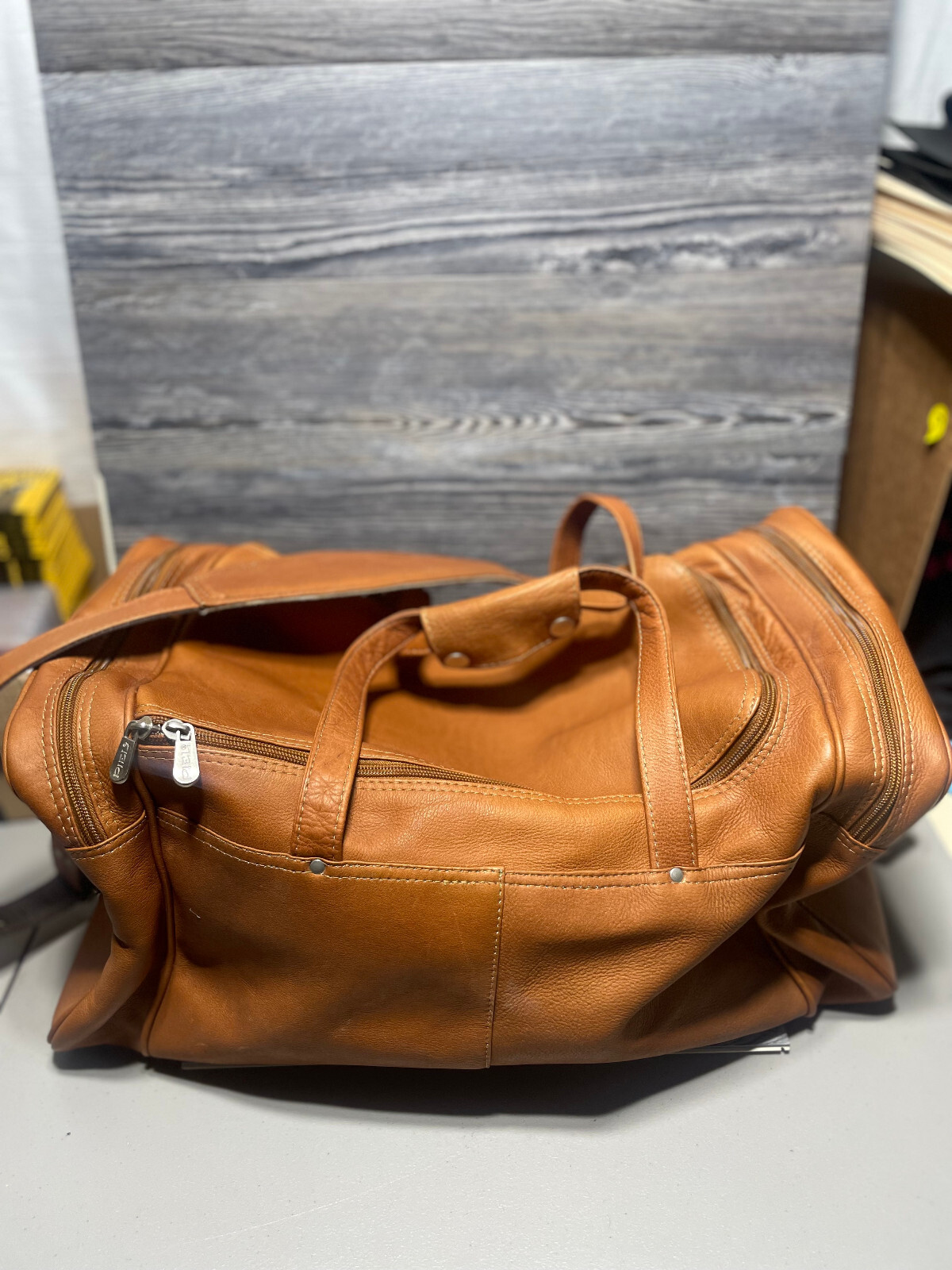 LEATHER DUFFLE BAG/WEEKENDER BAG, HANDMADE IN COLOMBIA