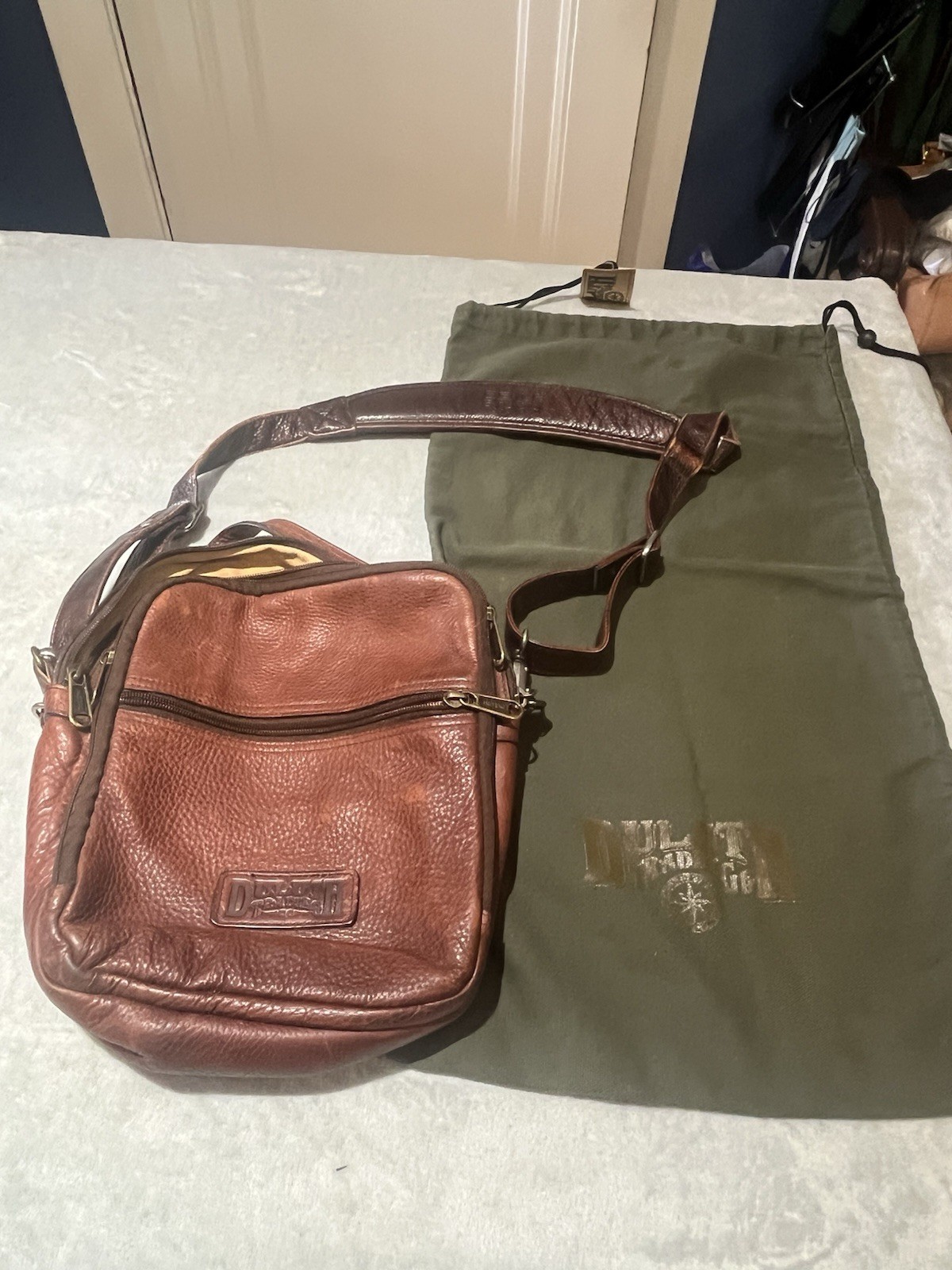Duluth Trading Co men’s Leather Shoulder Bag With New Duffle Bag Bundle