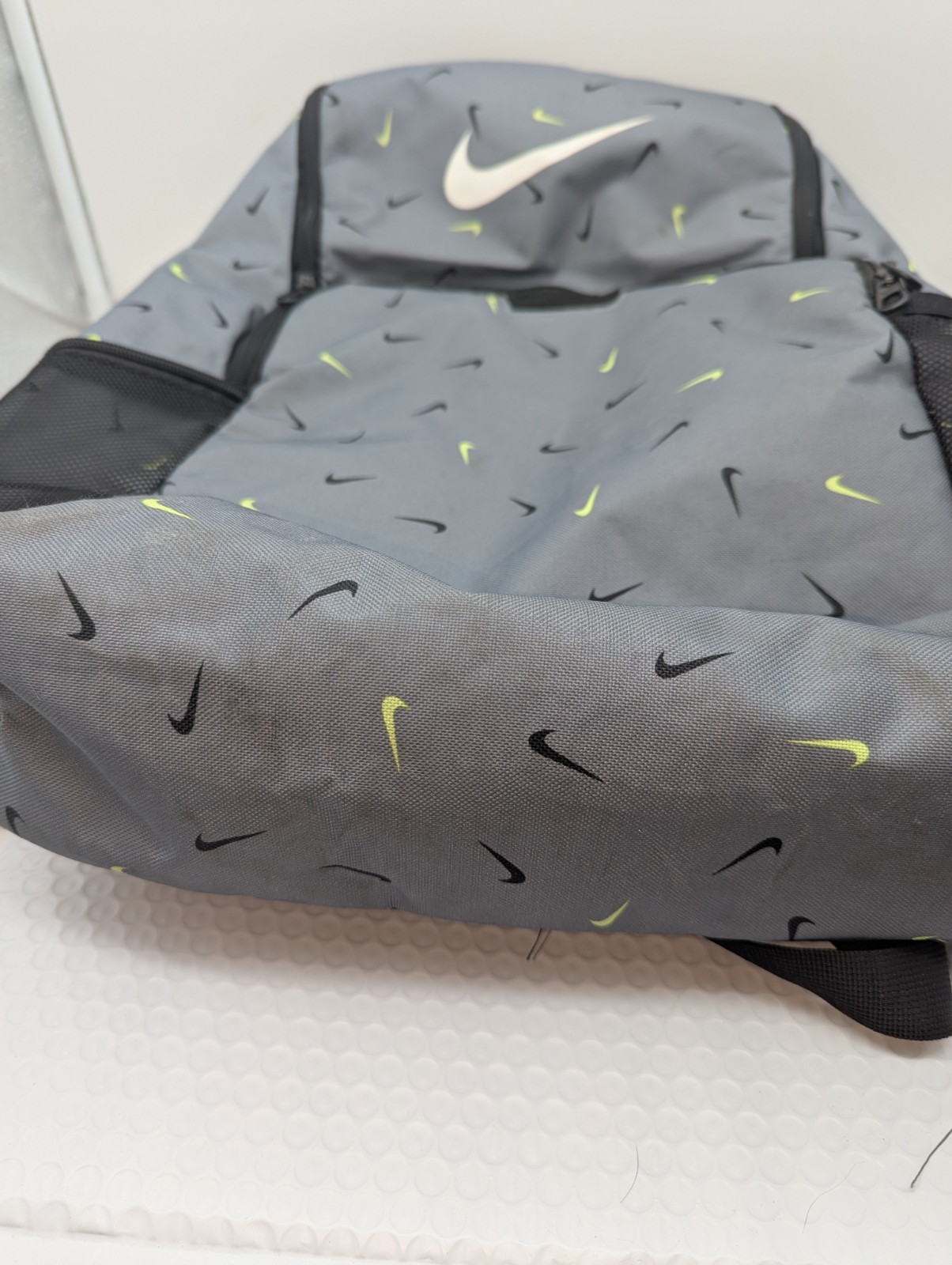 Nike Brasilia All Over Print Backpack Training Gym Gray/Black BA6039 Used