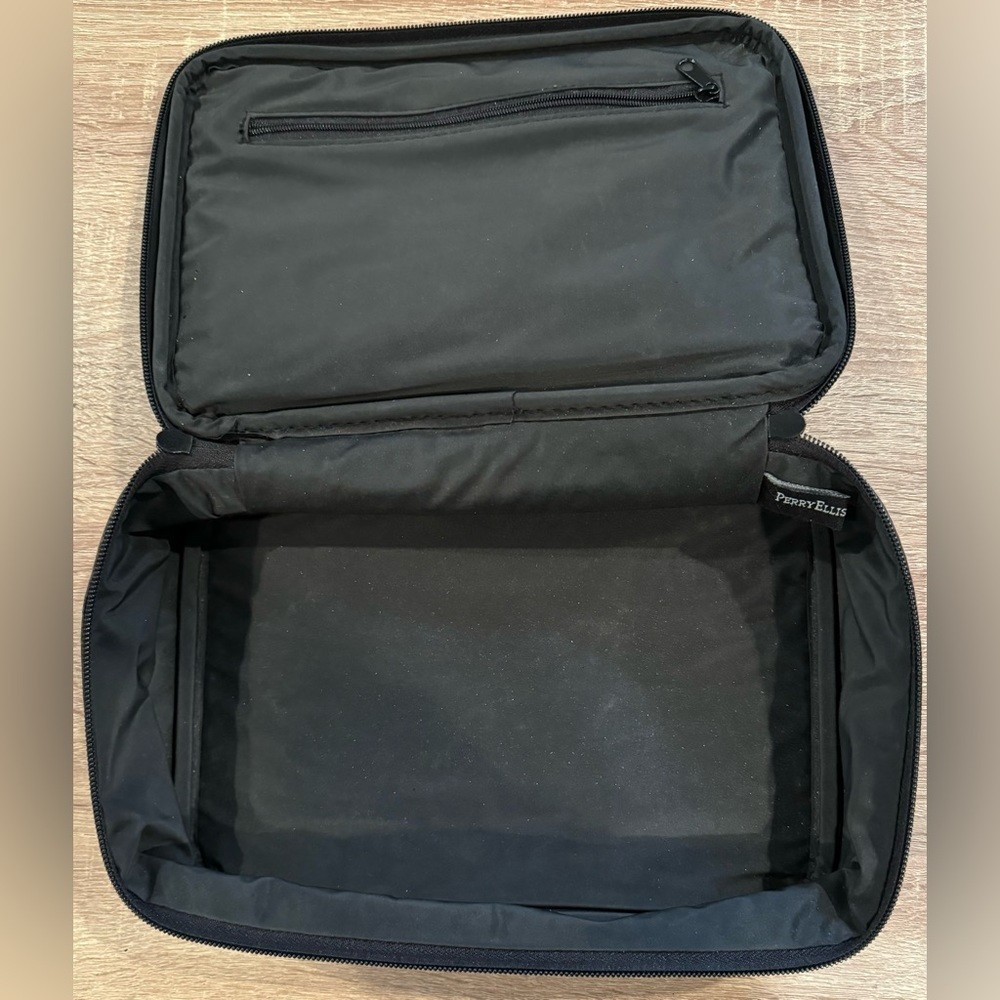 Perry Ellis Portfolio Travel Bag