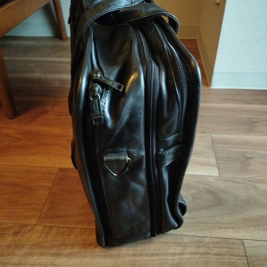 TUMI Leather Business Bag Briefcase Black Men’s Zipper Pockets Good Condition JP