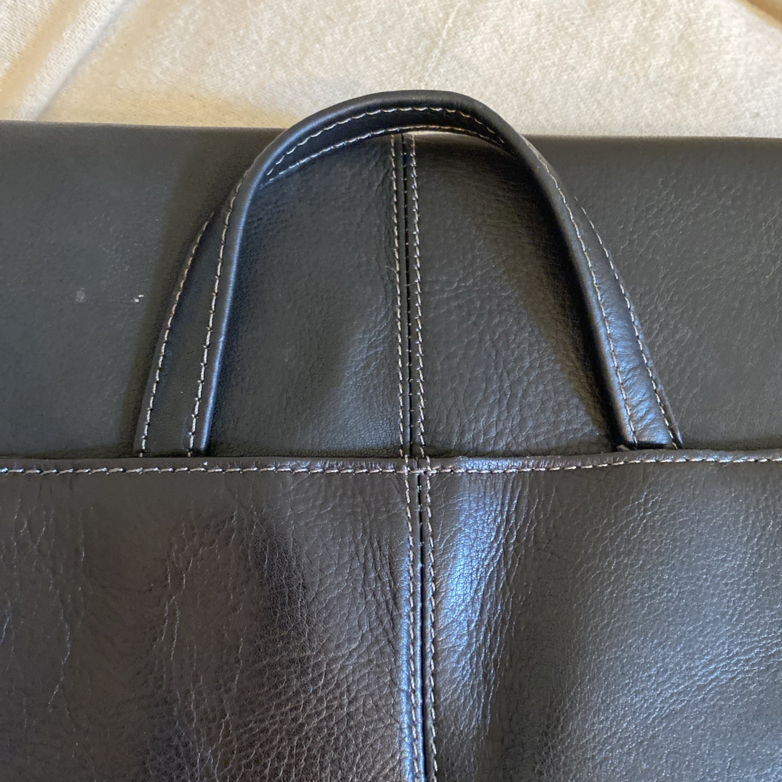 Kenneth Cole Black Leather Reaction Manhattan Messenger Satchel Bag