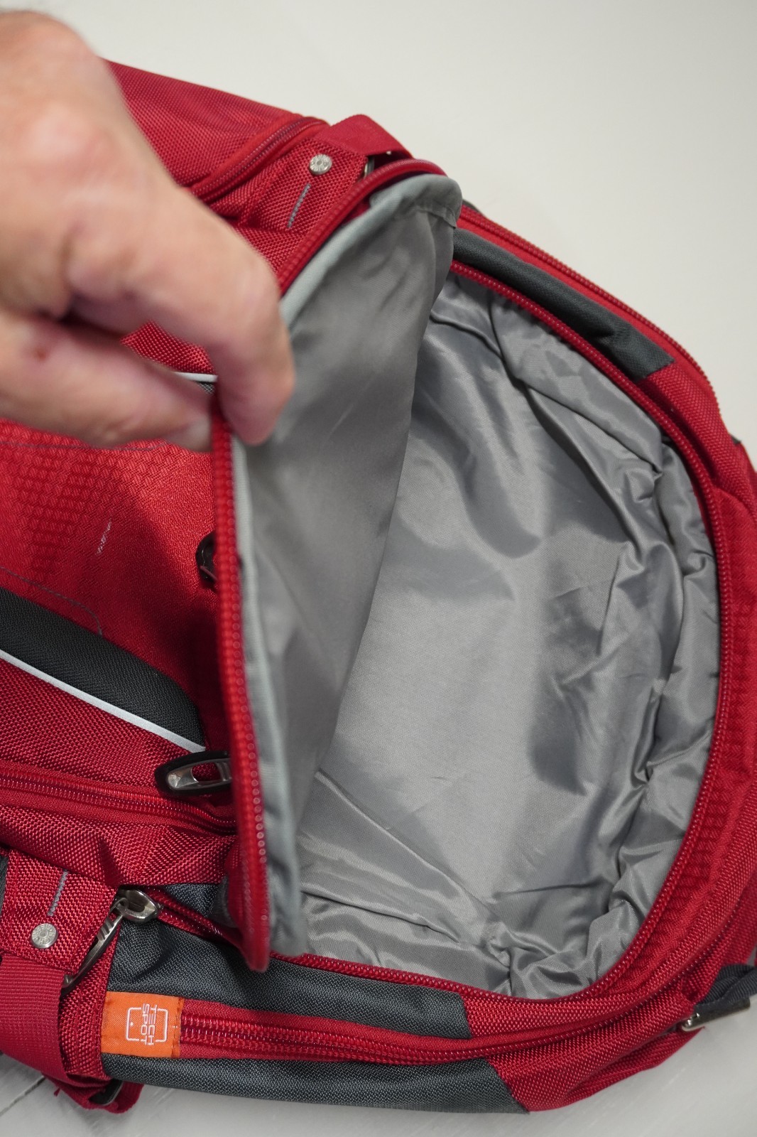 High Sierra Elite Backpack Airflow Cooled Back Suspension Strap Red Black