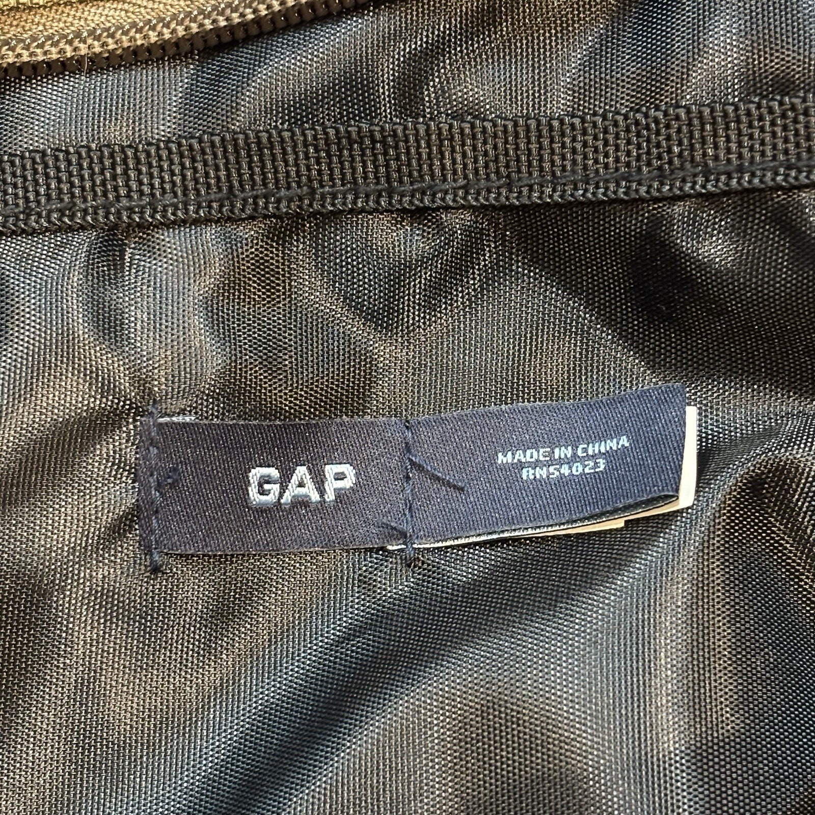 Vintage Y2K Gap 2002 Olive Green Nylon Multi-Pocket Messenger Bag NEW WITH TAGS