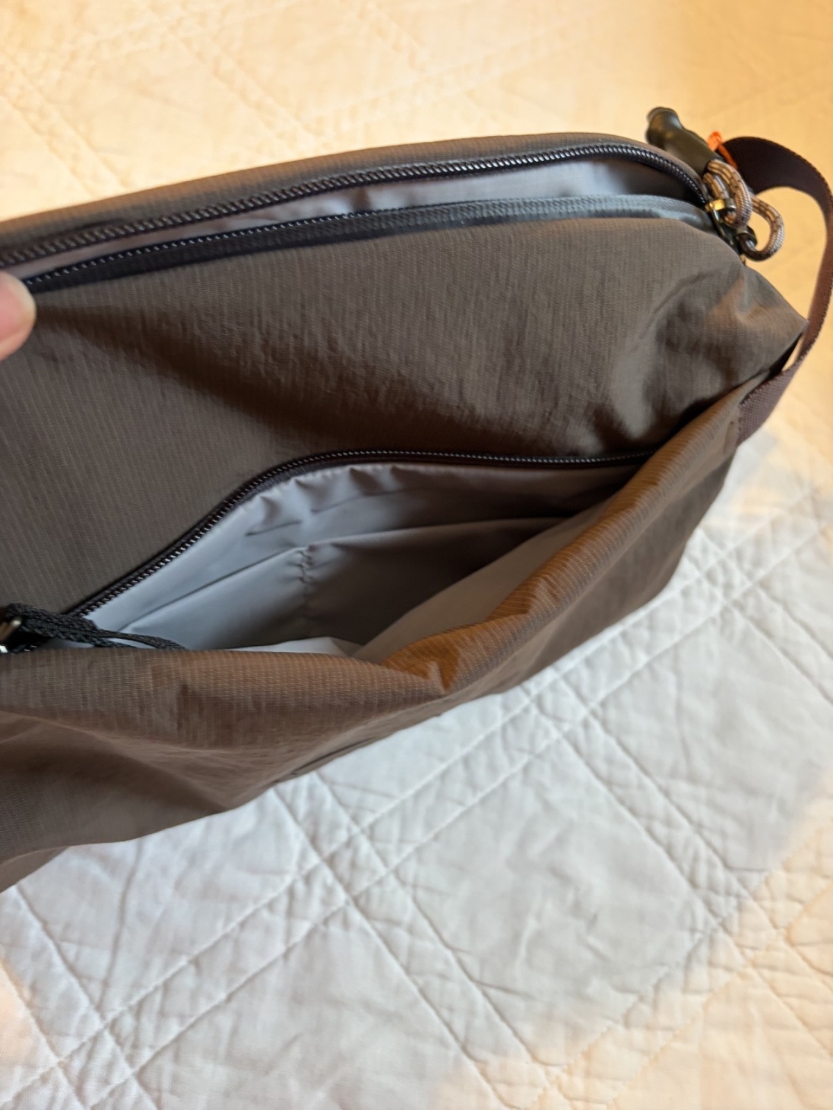 Bellroy Lite Sling 7L River Rock Brown Lightweight Crossbody Bag NWT