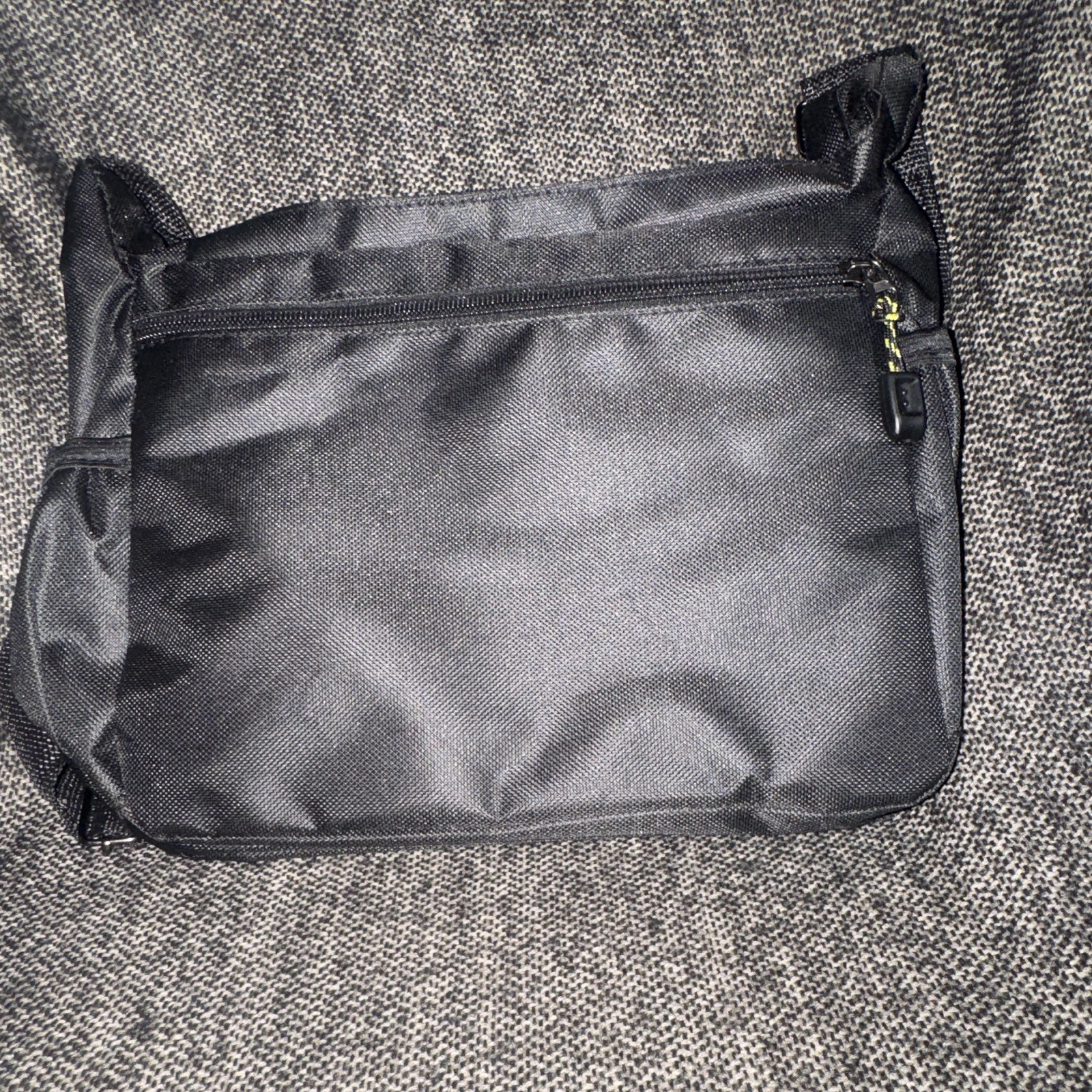 Men’s Black Medium Crossbody Shoulder Bag Zip Closure Adjustable Strap Pockets