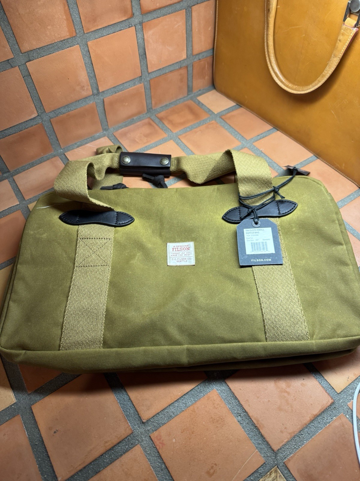 Filson Tin Cloth Small Duffle Bag Dark Tan NWT 20% Off MSRP 33L, 18L x 11W x 10H