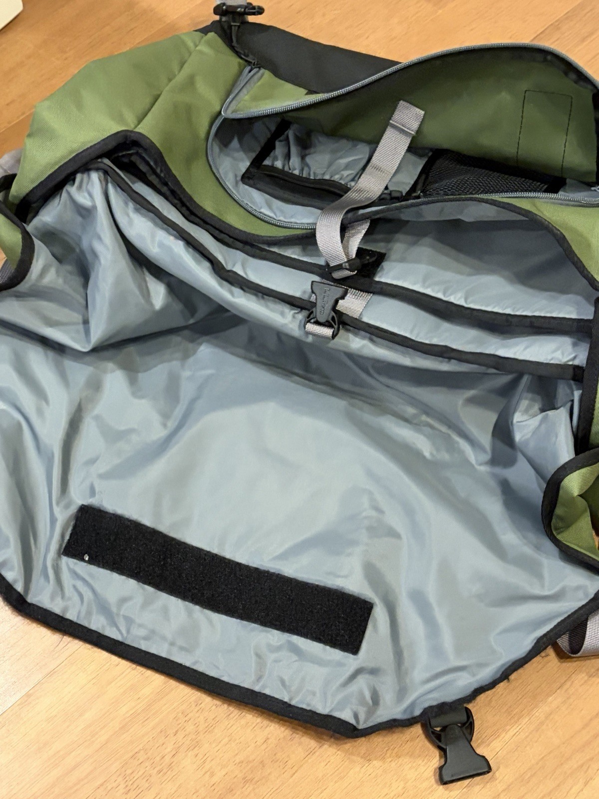 L.L. Bean Messenger Crossbody Bag Large Olive Green Laptop Commuter 271898