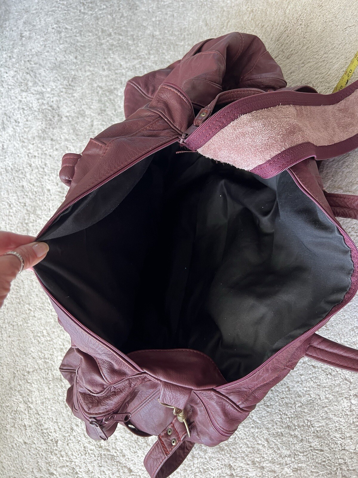 Outback Large Burgundy 21″ By 10″ By 10″ Cab Leather Duffle Bag. Made In Mexico