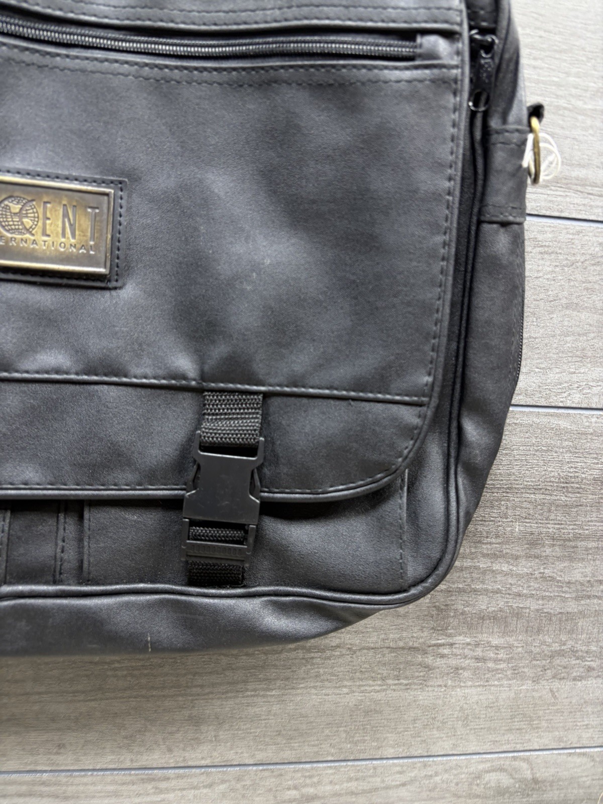 Accent International Black Leather Messenger Laptop Back Carry On Black