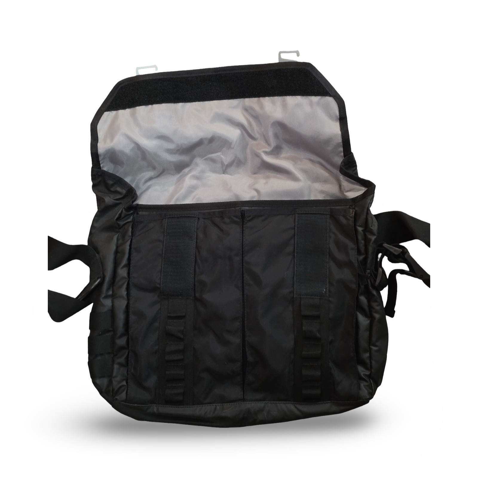 Timbuk2 Laptop Messenger Commuter Bag Shoulder Strap Metal Closure Carry On