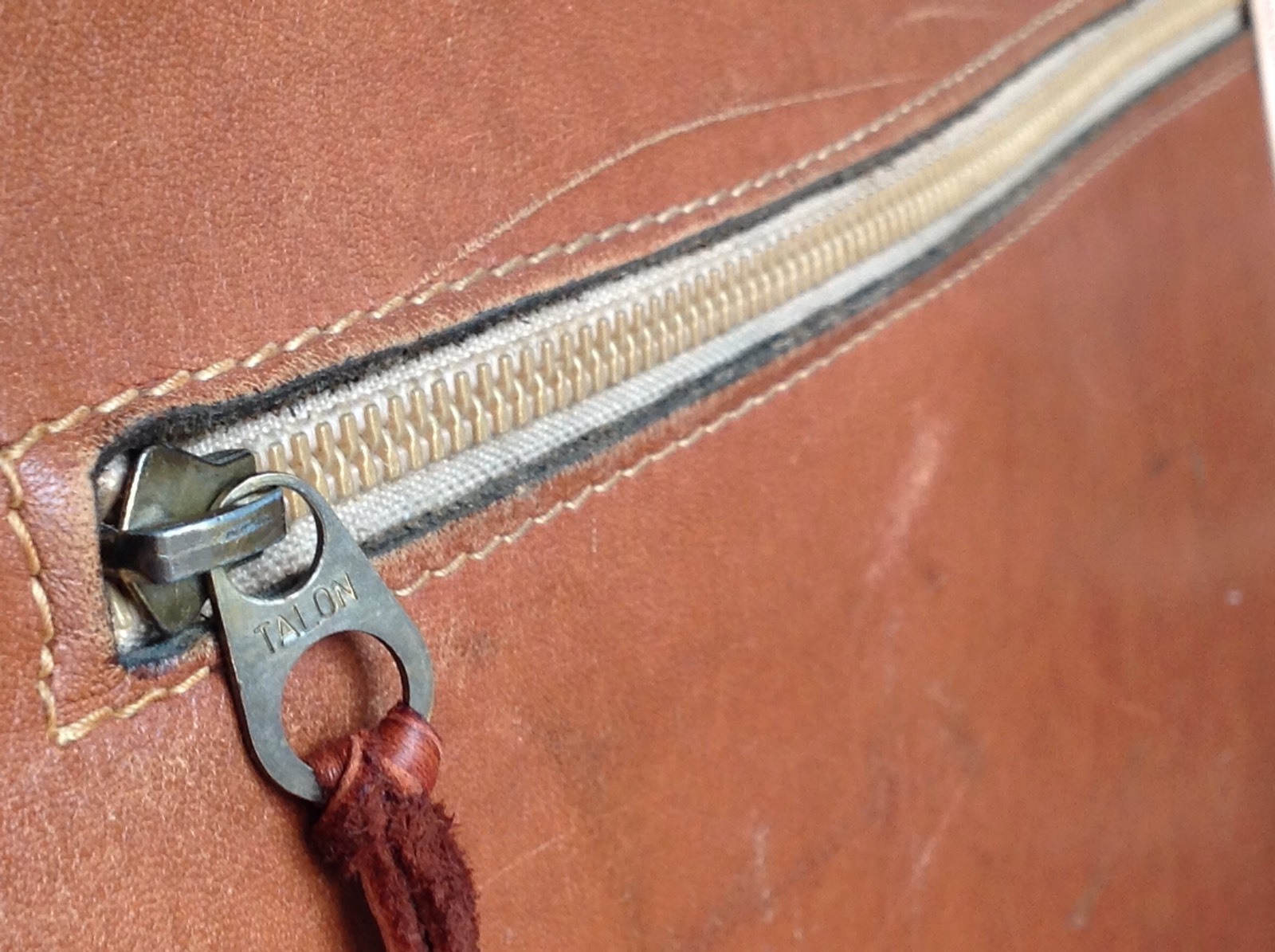 VINTAGE 1970’s DOUBLE GUSSET SADDLE BASEBALL GLOVE LEATHER BRIEFCASE BAG R$1295