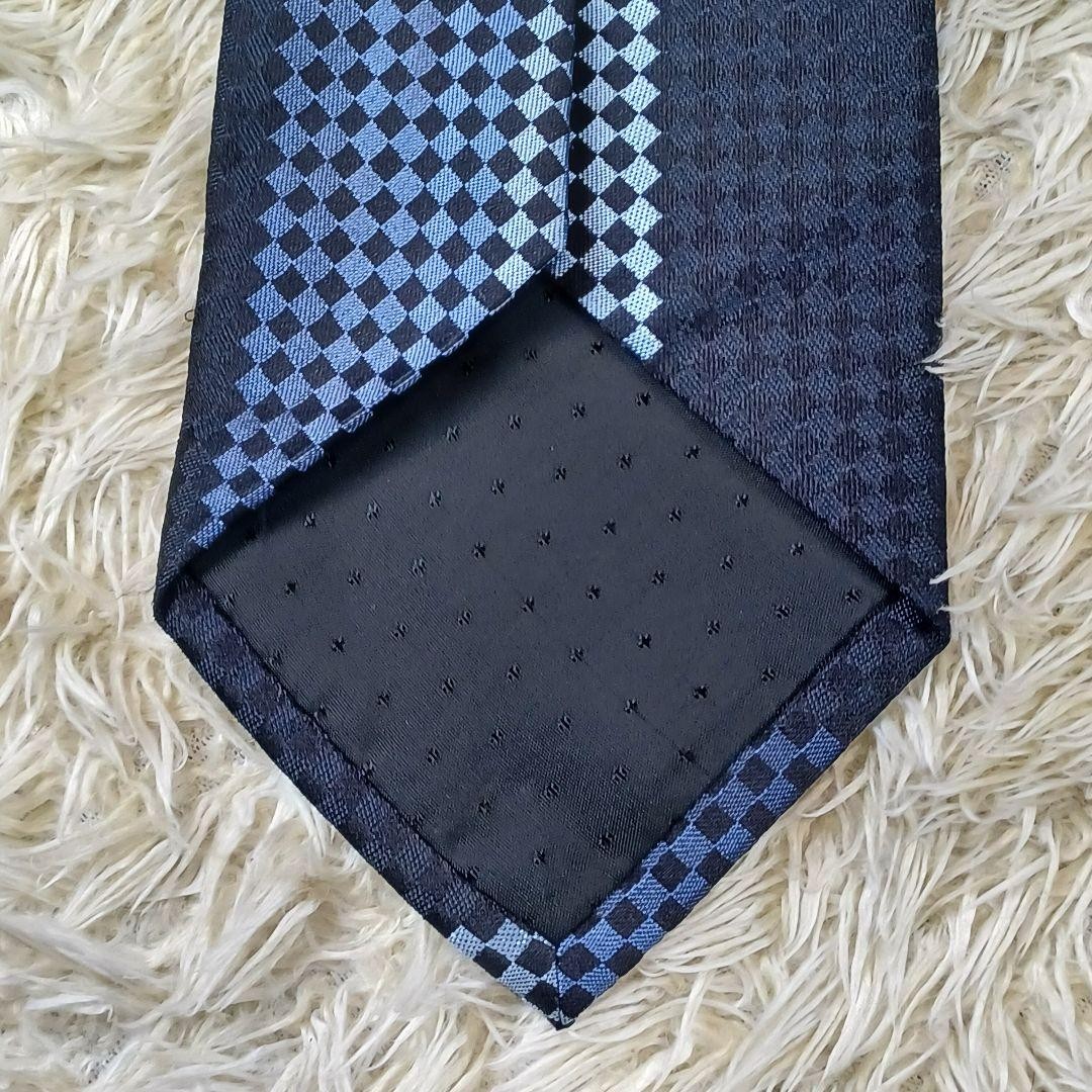 DKNY Donna Karan New York Diamond Pattern Tie Blue/Black 145cm