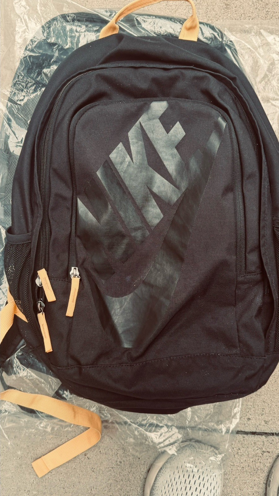 Nike Large Black Backpack Daypack Zip Closure Padded Bottle Pocket Large Logo