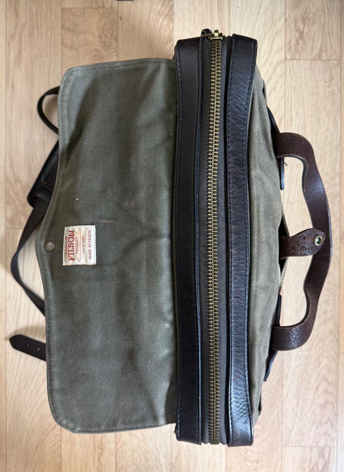 Filson 256 Original Briefcase Otter Green USA Tin Cloth Leather Broken In Patina