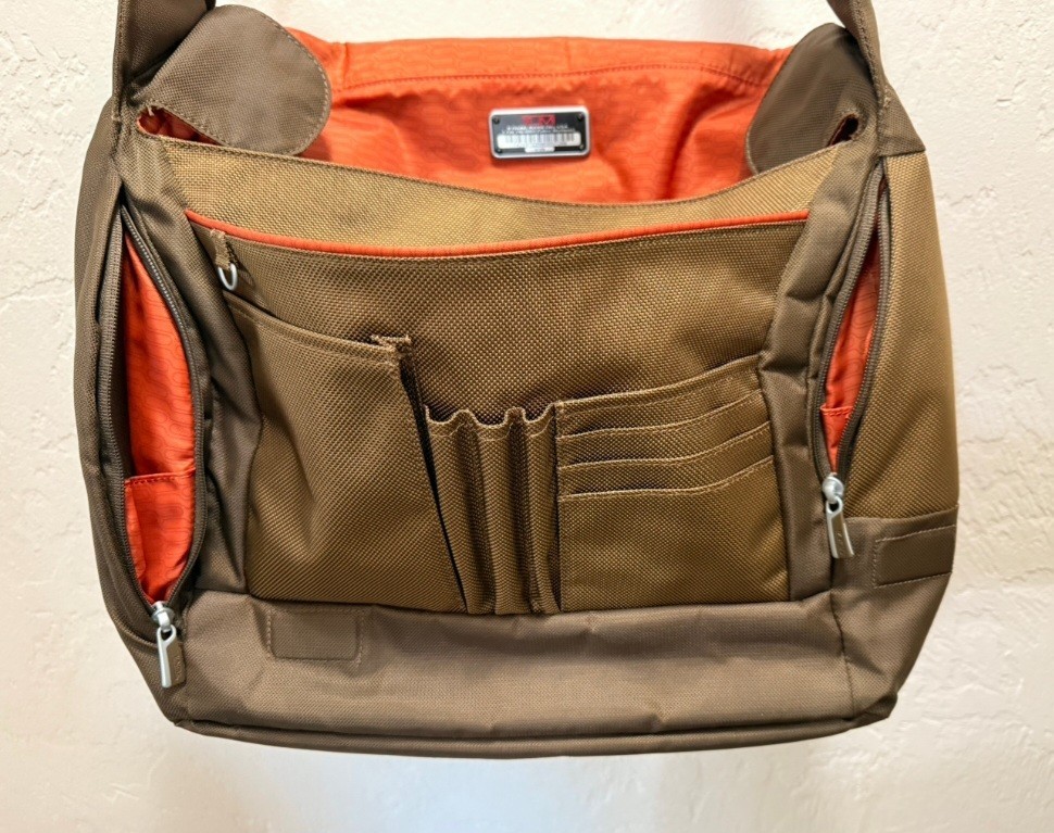Tumi-T-Tech #5112B Messenger Bag Travel Shoulder Carrier Brown