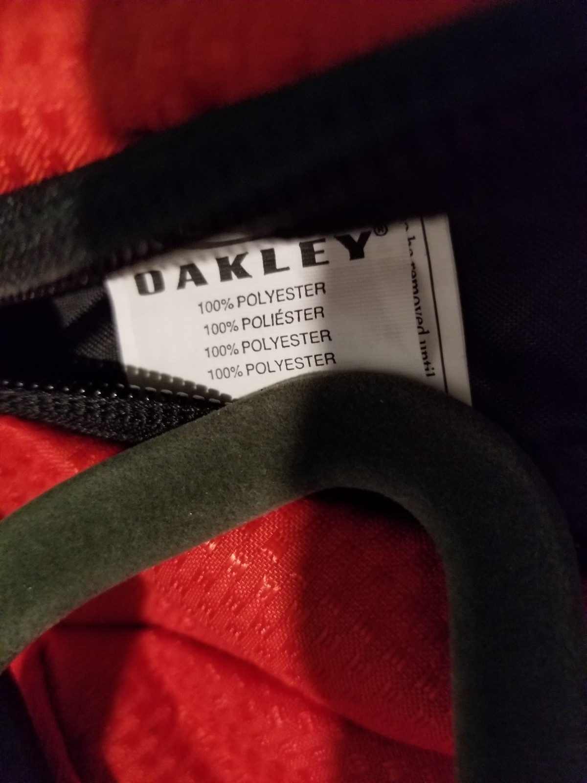 Oakley 20L TECH SPORT BACKPACK / Daypack Red Color Cross Bones