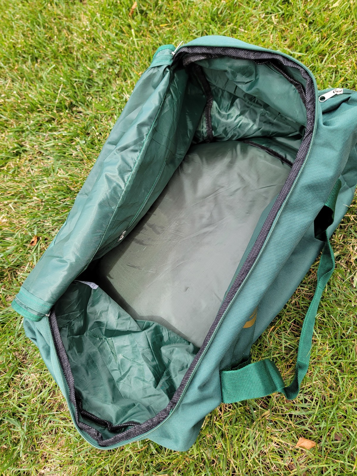 Jagermeister Branded 24inch Green Duffle Bag good cond all zips work 100% poly