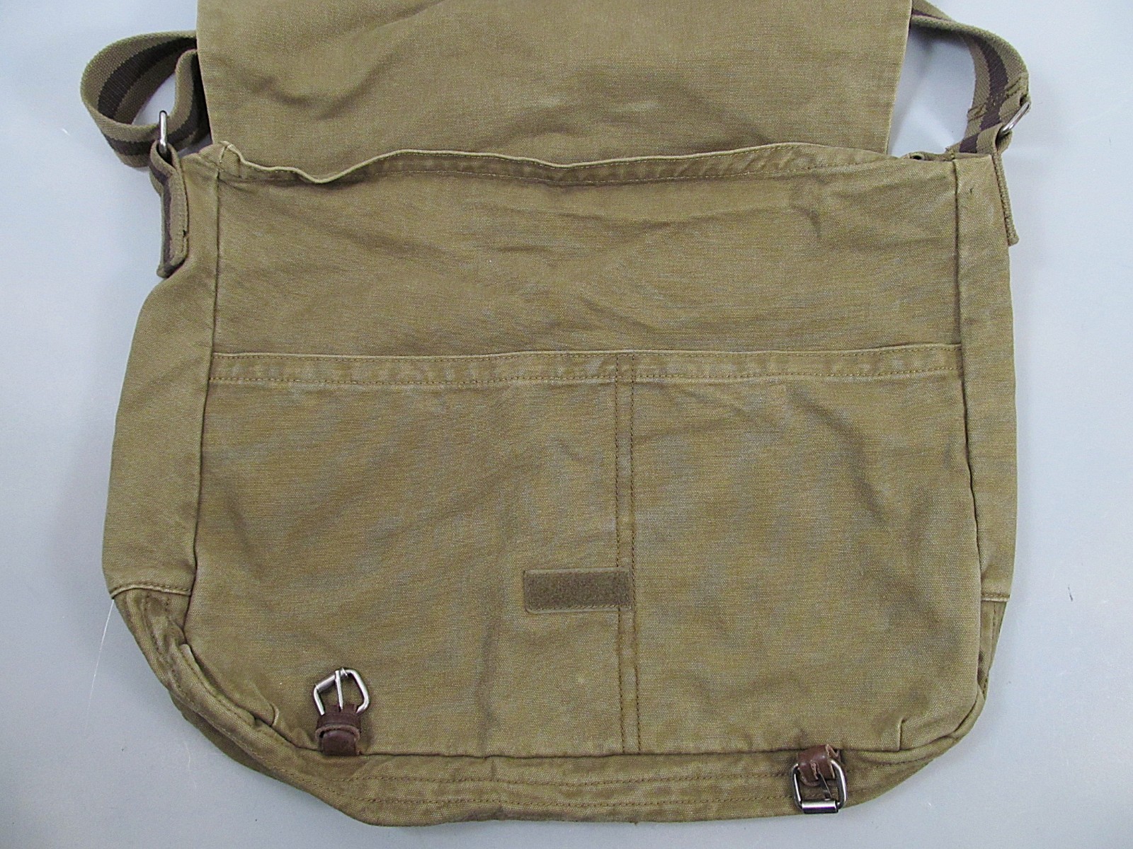 American Eagle Outfitters Y2K Canvas Messenger Bag Army Khaki Vintage Utility