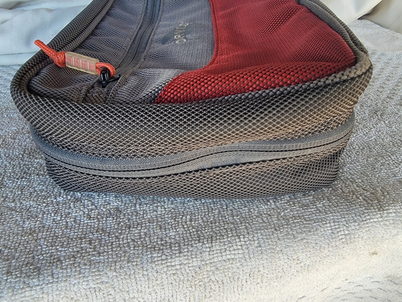ORVIS Canvas Hanging Toiletry Accessory Travel Zipper Bag Pouch Burgundy/Grey
