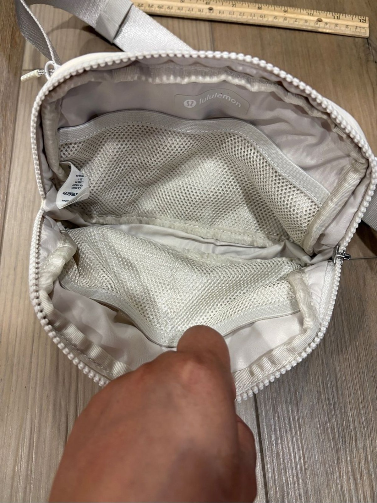 lululemon Cream Ivory Silver Crossbody Pack Minimalist Everywhere Belt Bag 1L