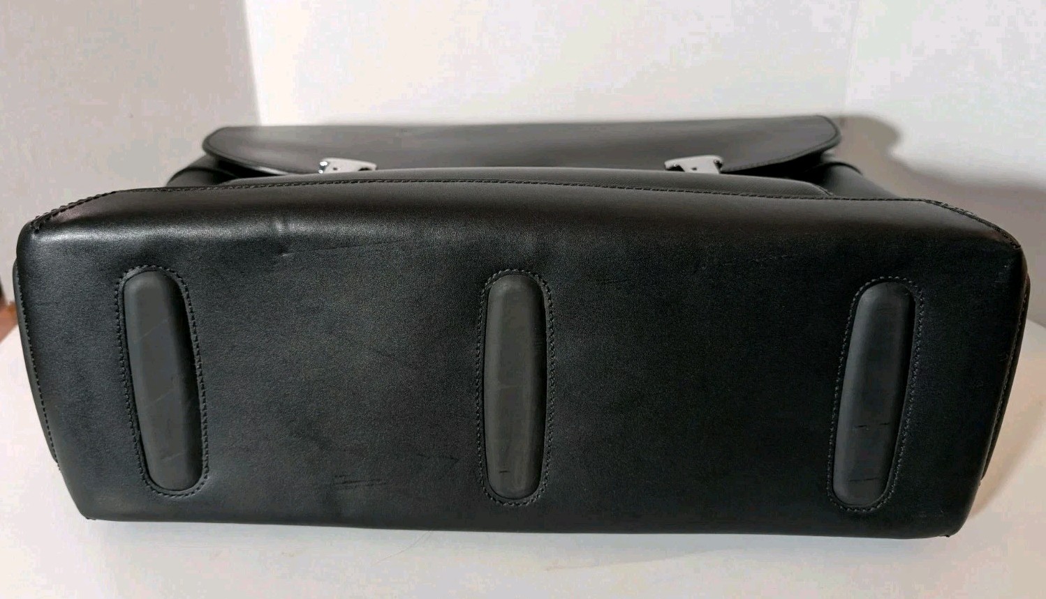 TUMI Business Bag Premium Leather 2952D Brief Case. Super CLEAN!