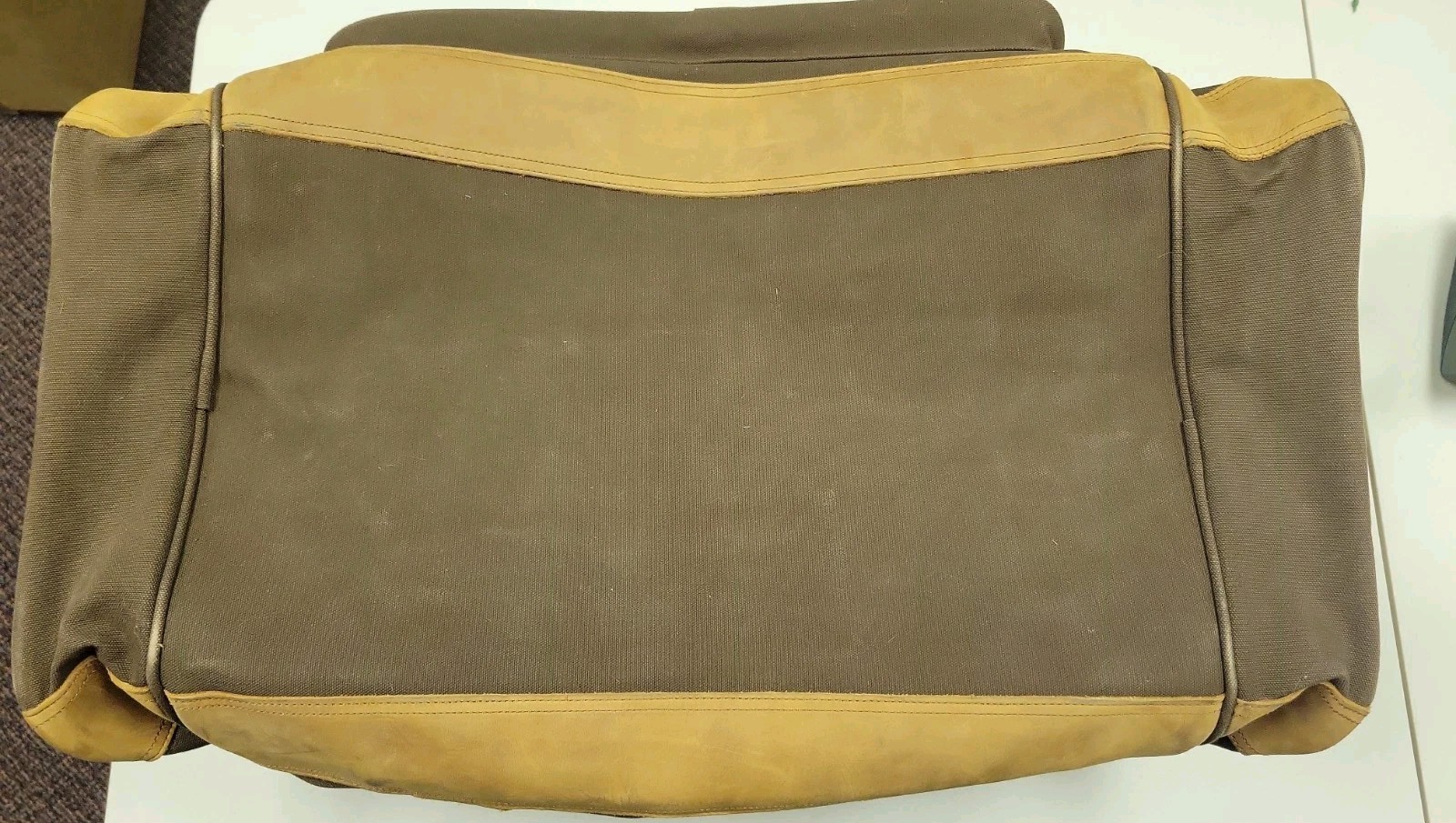Cabela’s Vintage Battenkill canvas and leather XL duffle bag NICE!!