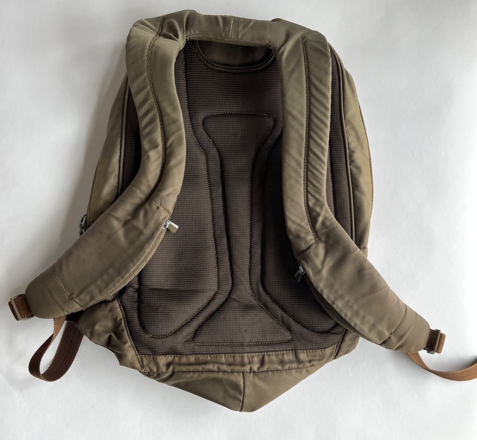 VTG TUMI Laptop Backpack Green – Fair – Style 5102MSS – Alpha Era or T-Tech?