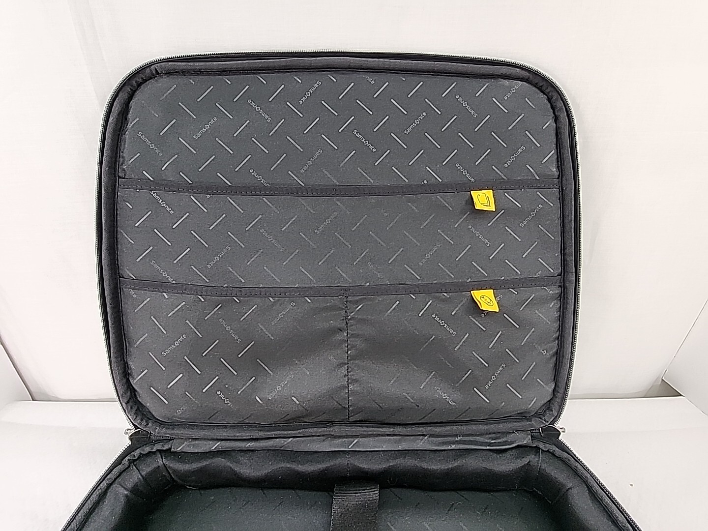 Samsonite Proteo Formal Briefcase 14”x17.5″x4″ Black Business Luggage
