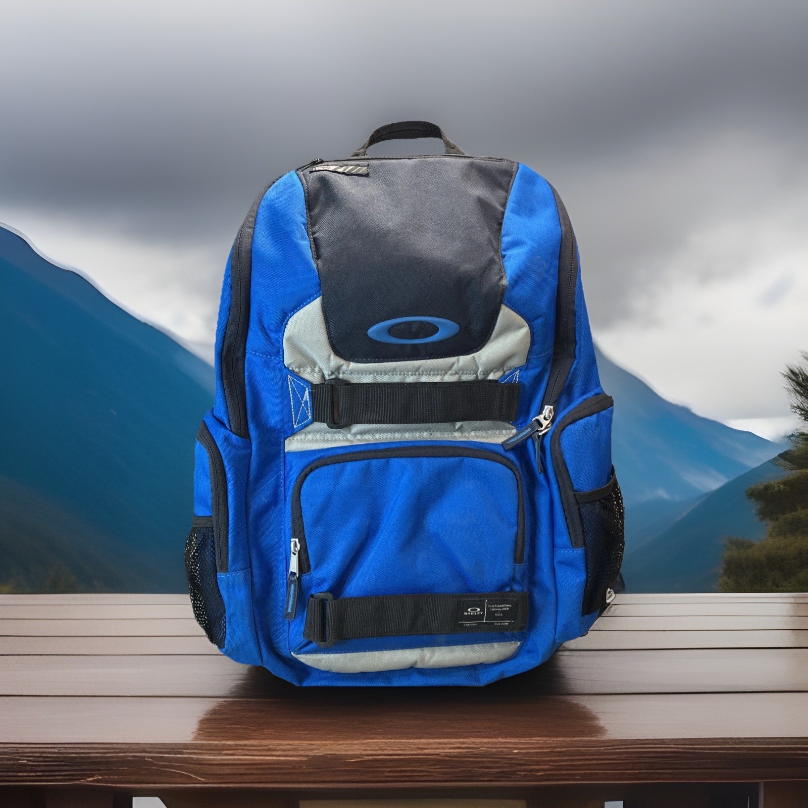 Oakley Y2K Backpack FA15 Large Cushion Pocket Laptop 19x14x6 USA Blue NICE!