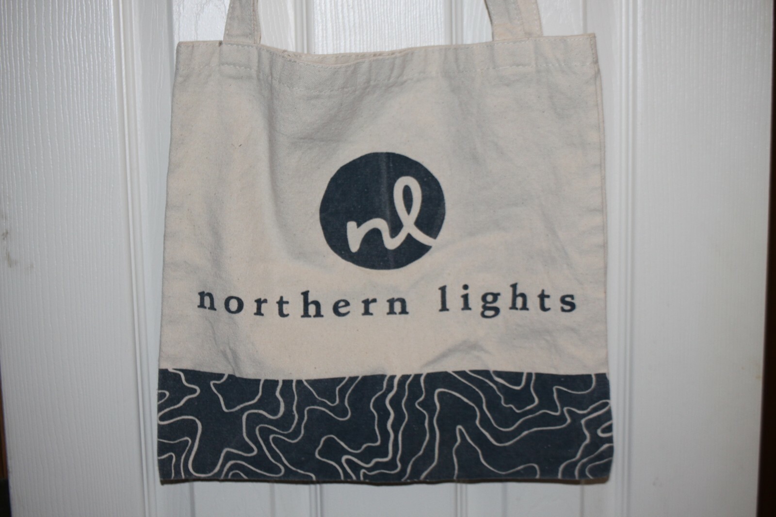 NEW NORTHERN LIGHTS TOTE CANVAS BAG WITH LIGHT BLUE LETTERING 13.75″ LONG