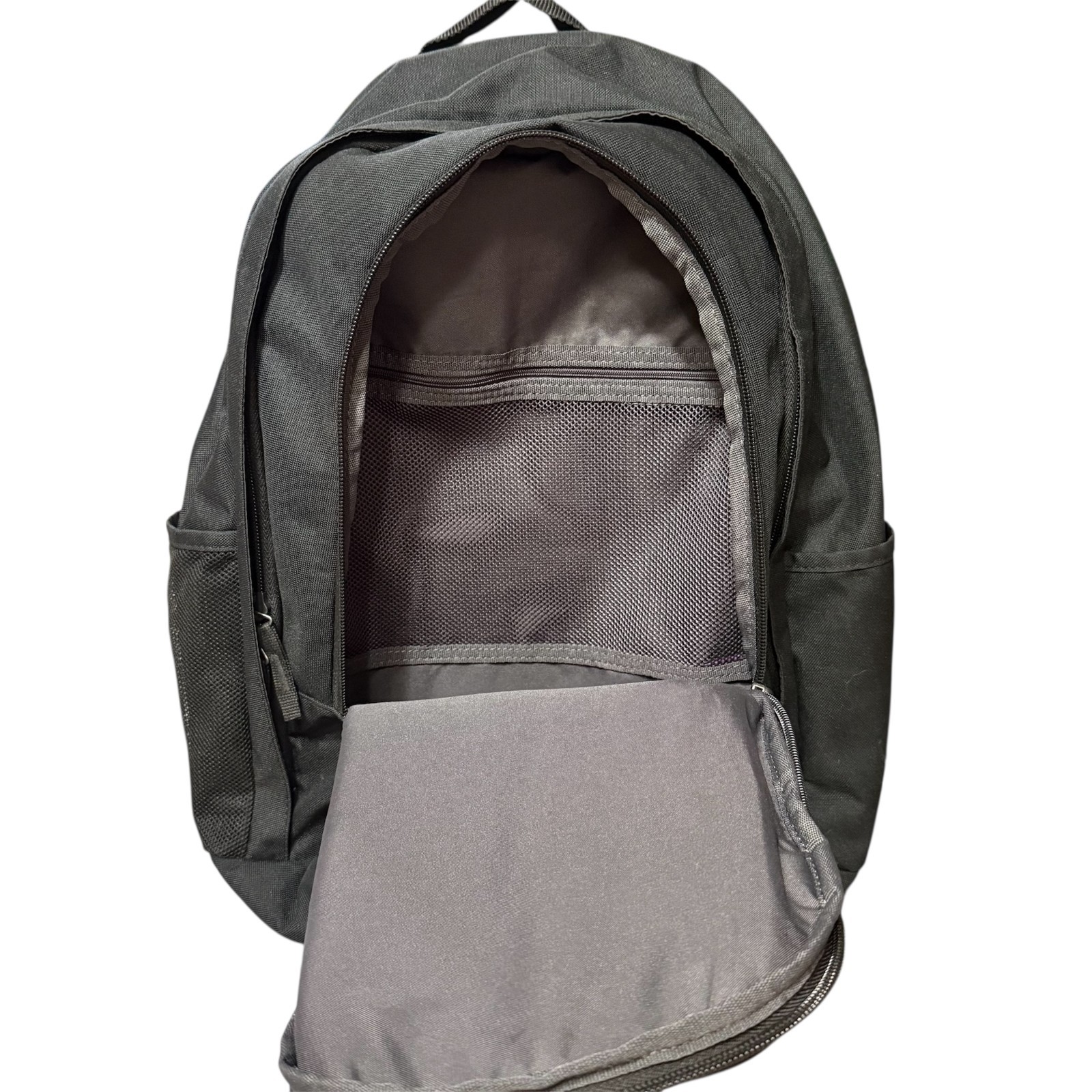 Nike Hayward Backpack 26L Used in Great Condition