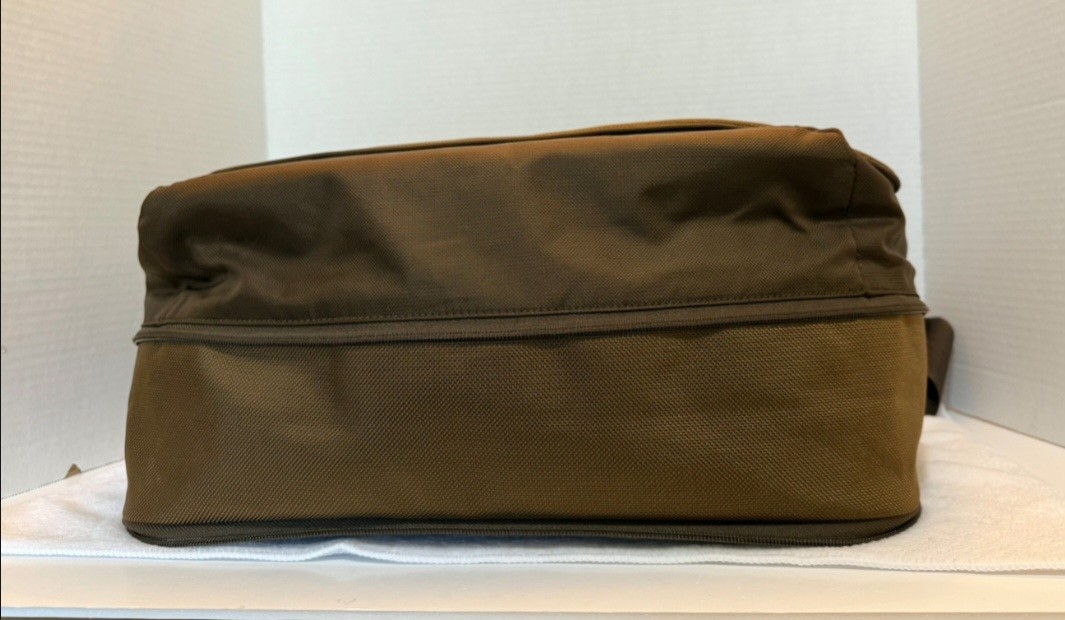 Tumi-T-Tech #5112B Messenger Bag Travel Shoulder Carrier Brown