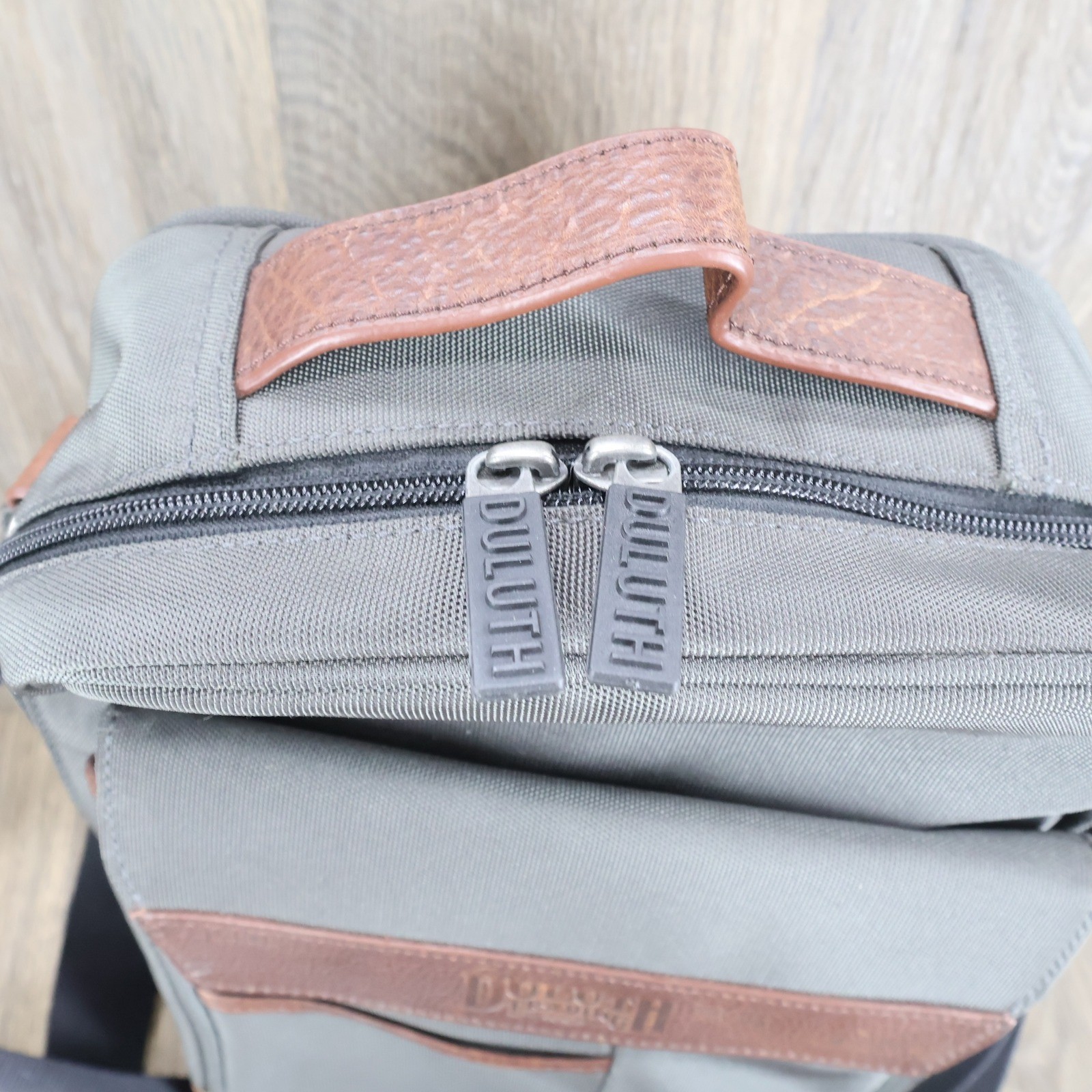 Duluth Trading Co Gray Ballistic Nylon Crossbody Messenger Bag Leather Trim
