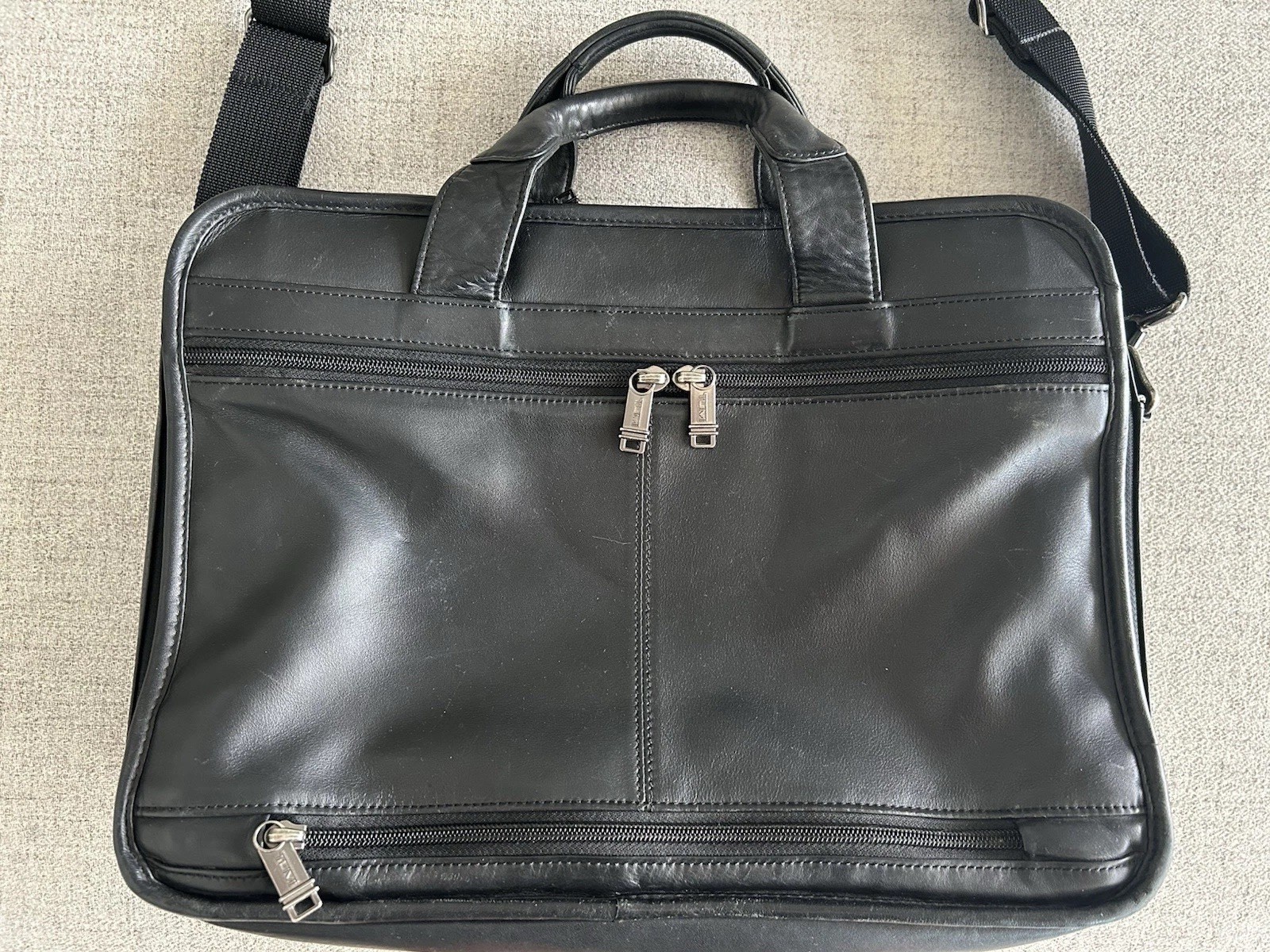 Tumi Black Leather Briefcase Laptop Bag