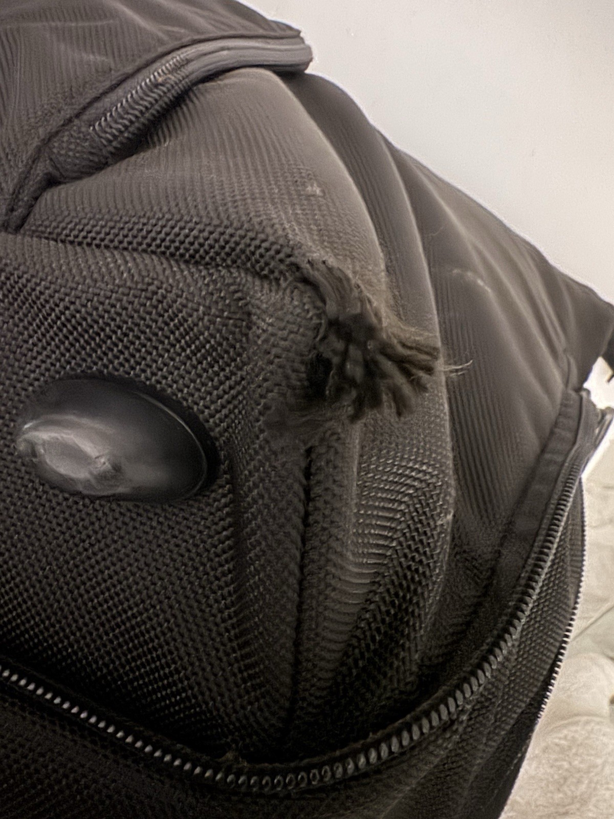 TUMI Alpha 2 ballistic Nylon Double Expansion Duffle 22159D2 Travel Gym Bag