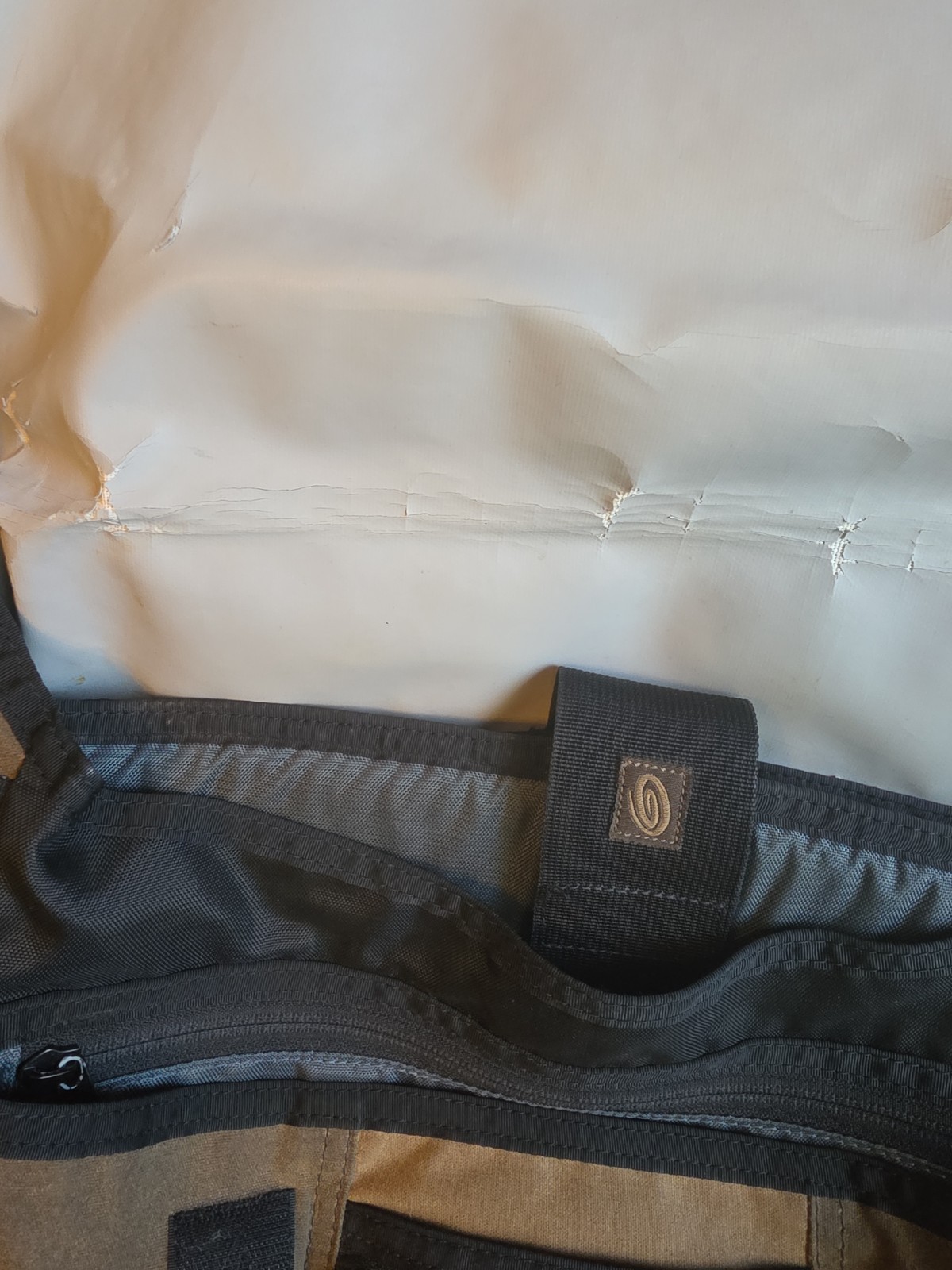 Timbuk2 Tan and Brown Convertible Waxed Canvas Backpack Messenger Briefcase Bag