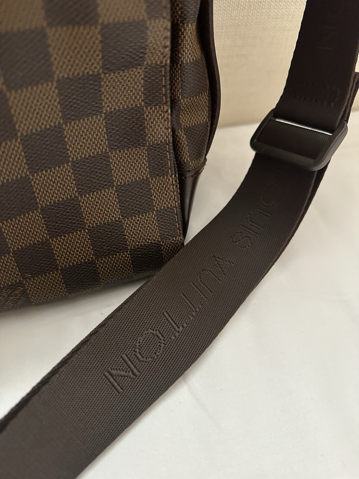 Louis Vuitton Damier Ebene Bastille Messenger bag – Excellent Condition
