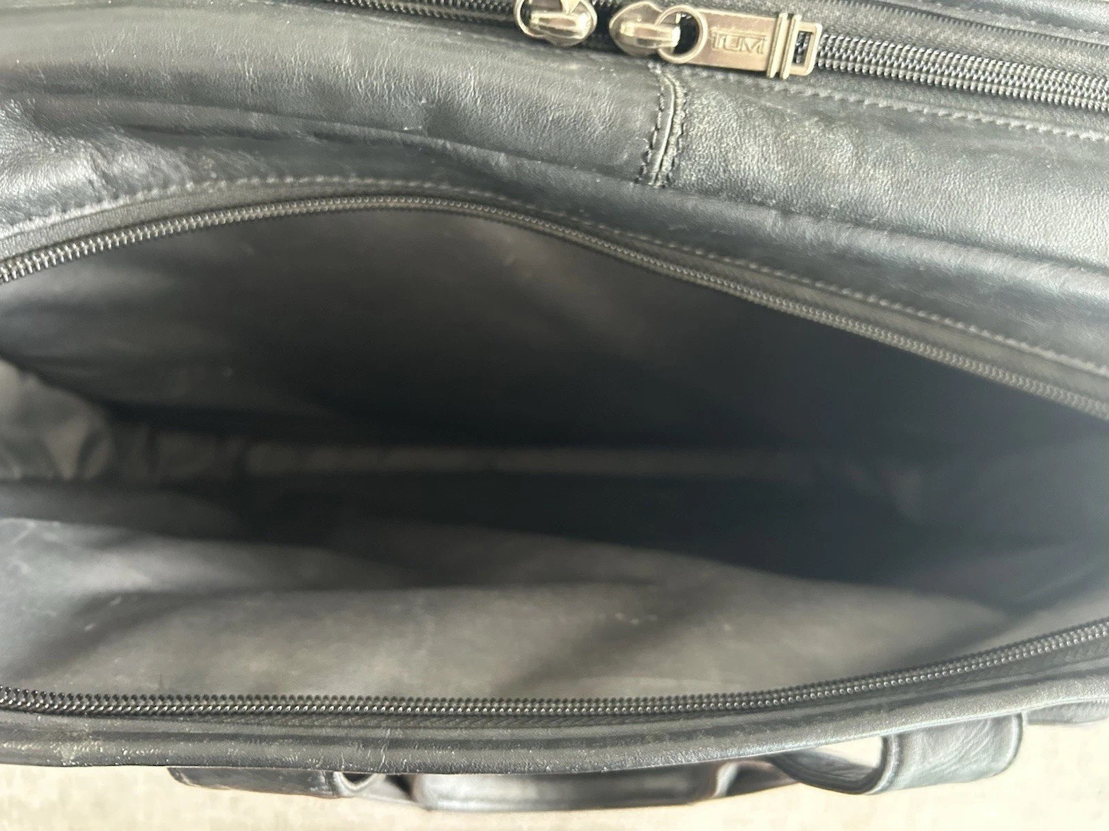 Tumi Black Leather Briefcase Laptop Bag