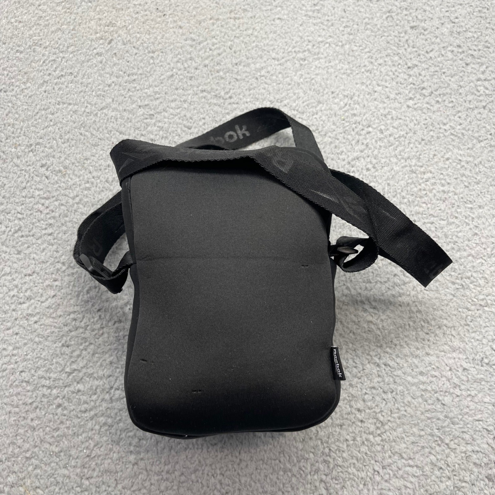 Reebok RWS2C2087TJ Black Crossbody Adjustable Strap Logo 043516 Travel Side Bag