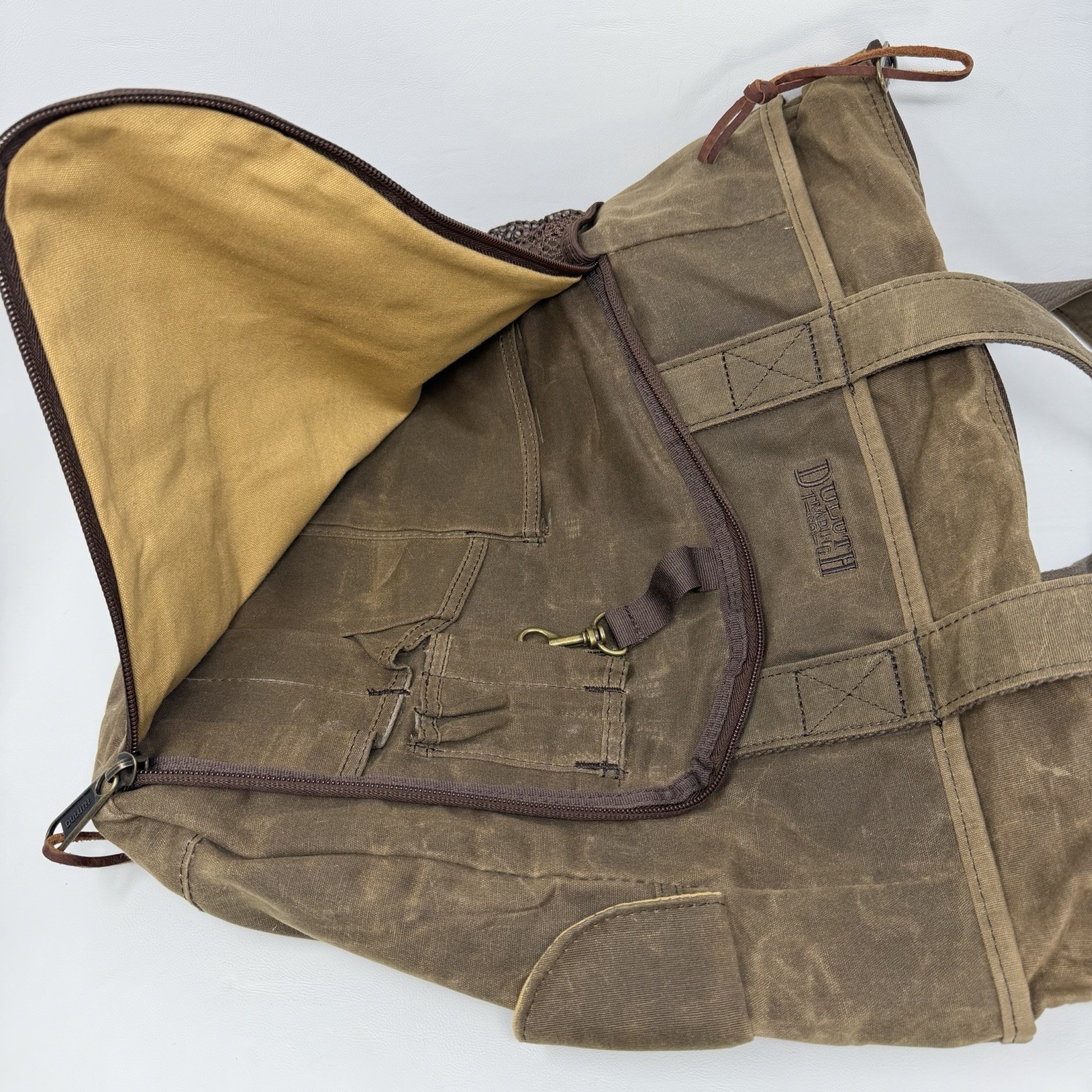 Duluth Trading Co Waxed Canvas Leather Messenger Bag Laptop Briefcase Mens