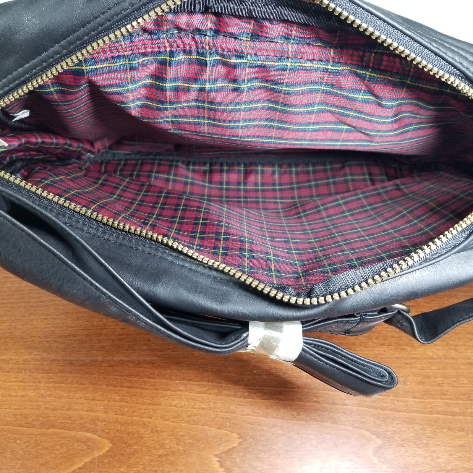 The Highland Collection Laptop Messenger Bag Briefcase Vegan Leather 6108 Black